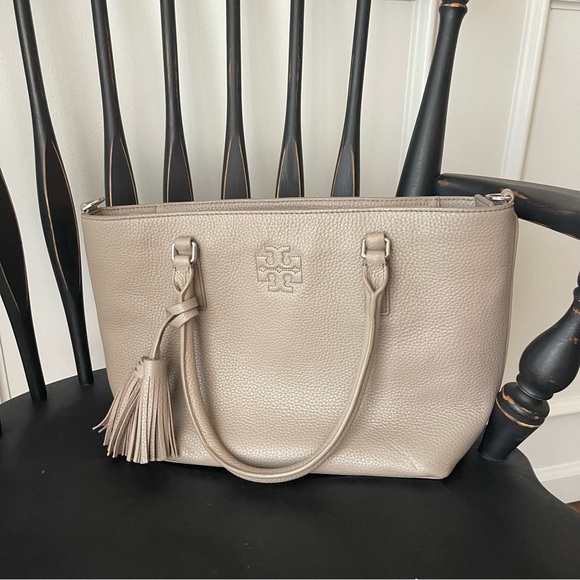 Tory Burch Tory Burch Thea Zip Tote - Picture 2 of 8